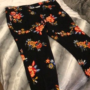 Old Navy mid rise pixie pants